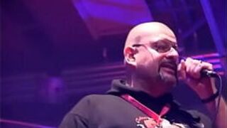 Sexy redhead babe fingers her pussy porn video